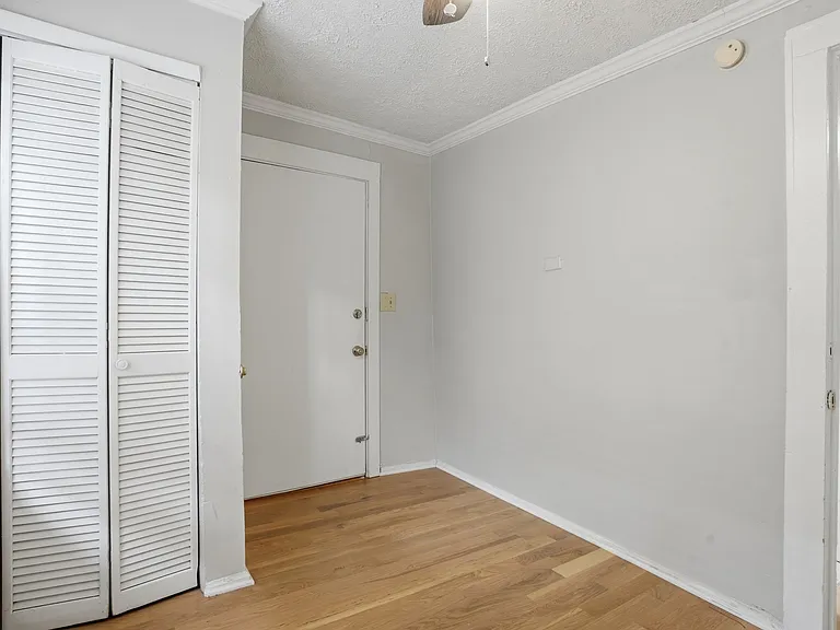 615 Linwood Ave NE #4 — Photo 9