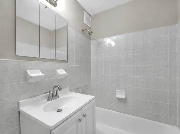 1200 East 53rd Street image 7 of 9