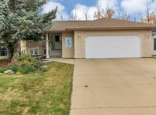 51 E Willow Springs Cres, Sylvan Lake, AB T4S 1G3