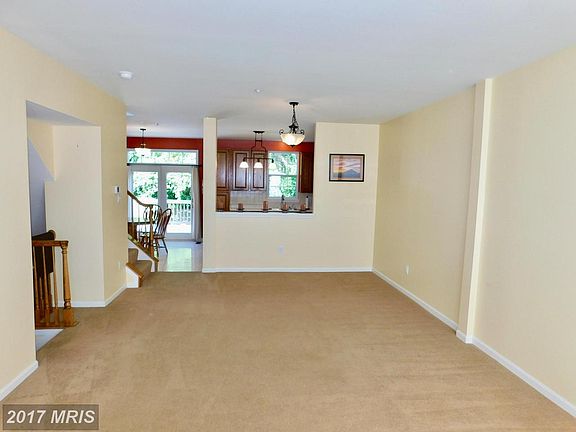 5th image of 423 Amelanchier Ct