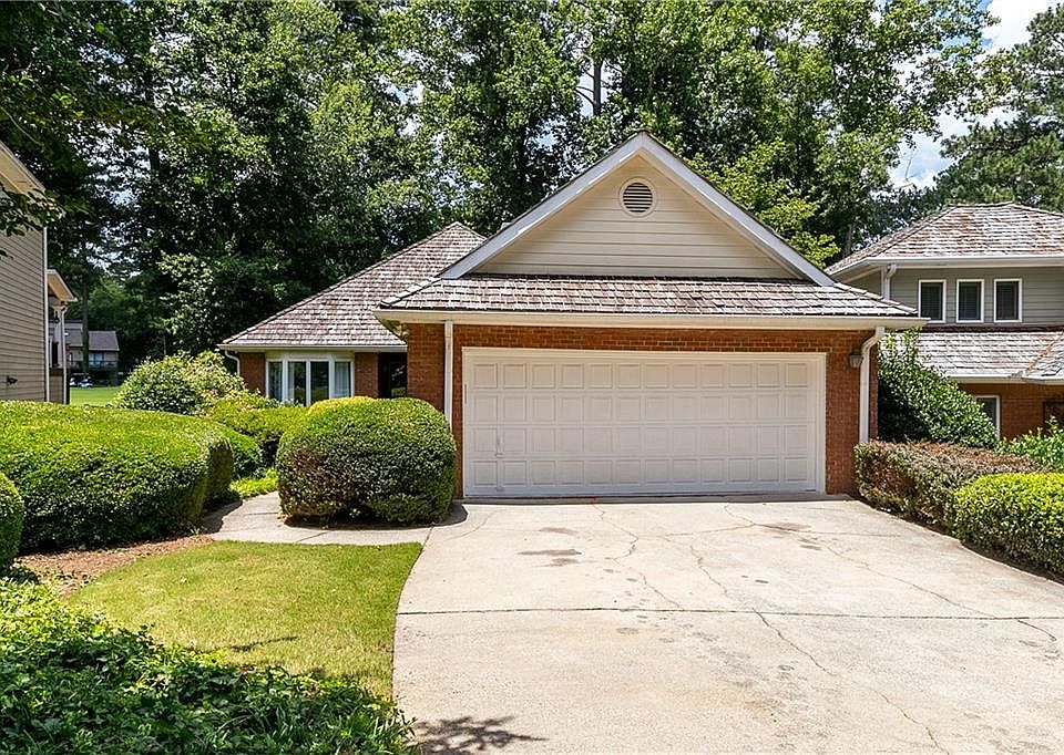 1st image of 2560 Camden Glen Ct