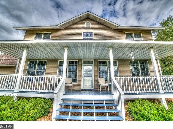 Enjoy an iced tea while relaxing with views of the river valley and gorgeous sunsets.