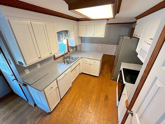 4th image of 808 Greenspring Ct