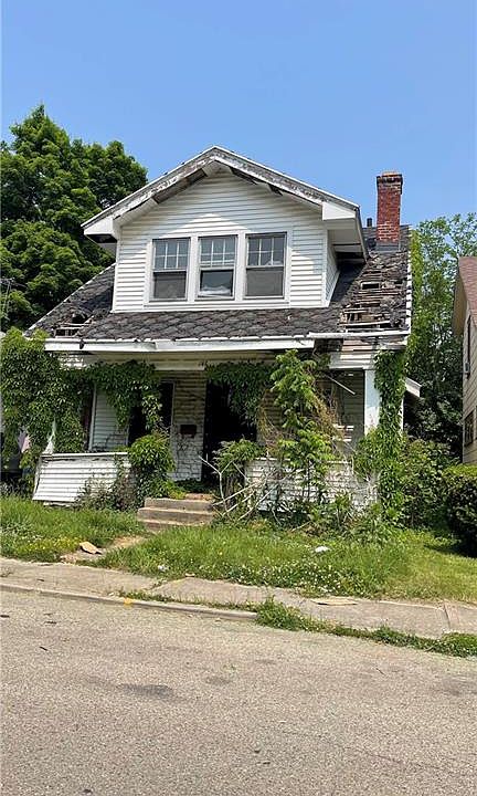 1st image of 143 E Parkwood Dr