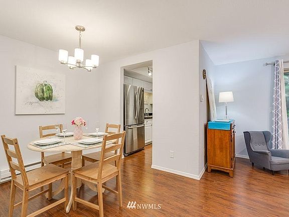 2nd image of 4629 W Lake Sammamish Pkwy SE APT H106