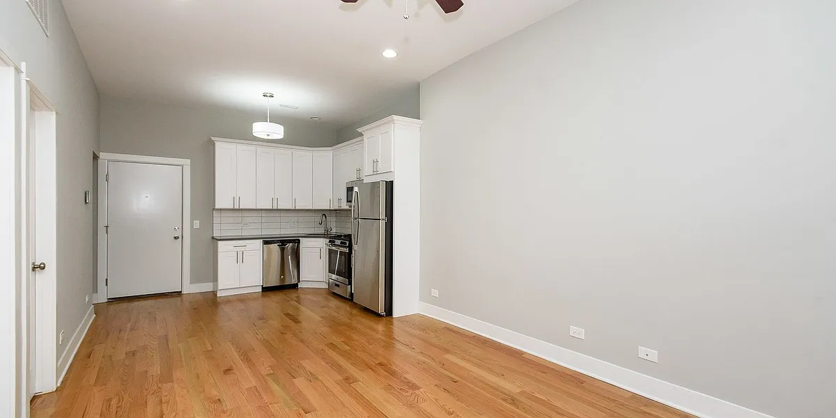 Building Photo - 2125 W Chicago Ave #2119-2R