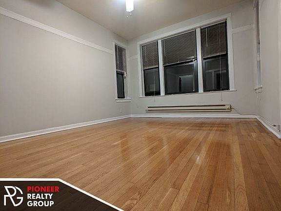 5th image of 719 W Barry Ave #725A3