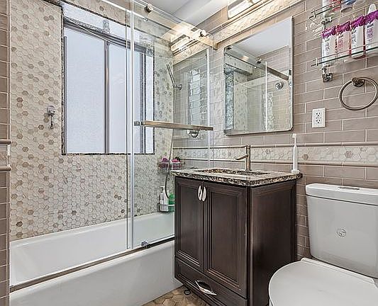 4th image of 10 E End Ave #4JK