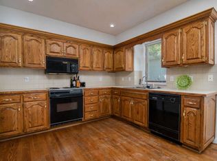 1148 S Carriage Ave, Springfield, MO 65809