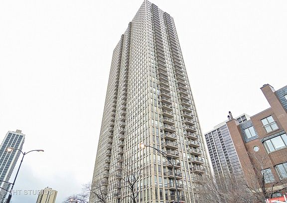 3rd image of 1660 N La Salle St #2509