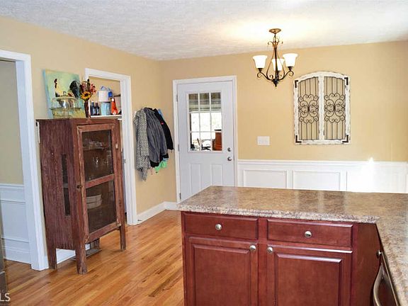 5th image of 220 Beaubrook Ln
