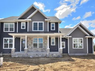 8175 W Bluebird Ct, Mequon, WI 53097