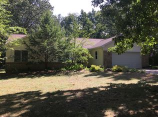 7141 Foxmoore Ct, Jackson, MI 49201