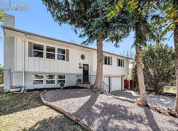 3rd image of 7040 Stowe Cir