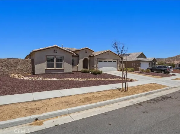 570 Farmstead St, Hemet, CA 92543