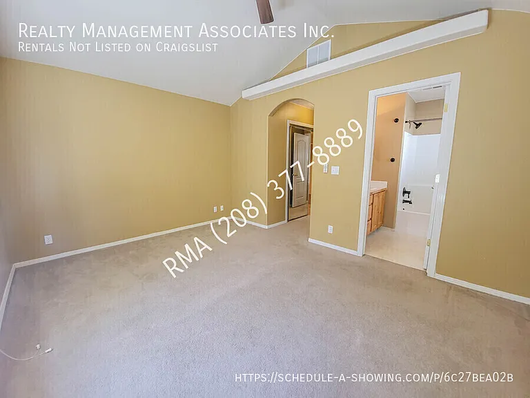 1611 S Michigan Ave — Photo 5