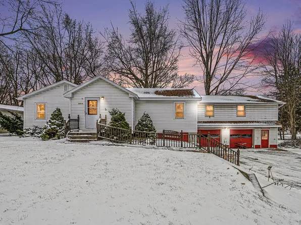 2854 Oak St, Stevensville, MI 49127