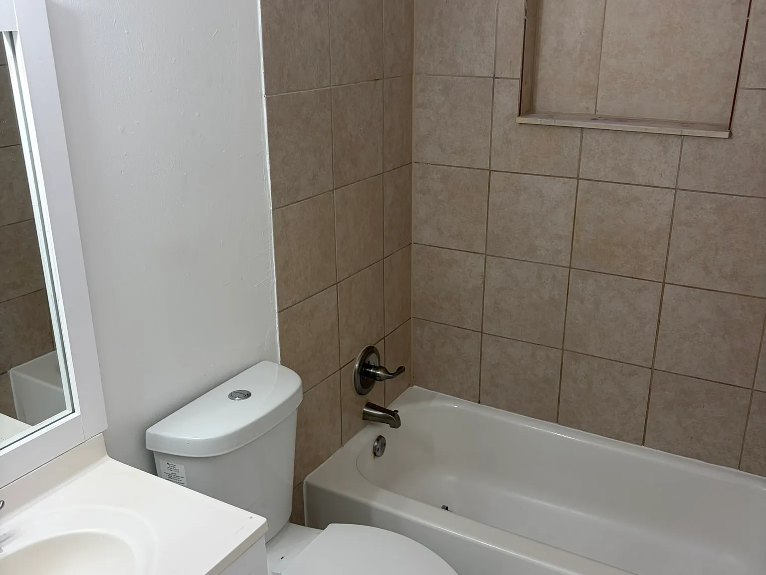 2 bed, 850 sqft, $1,790 — Photo 3