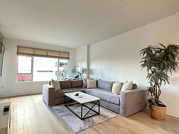 3rd image of 530 K St Unit 216