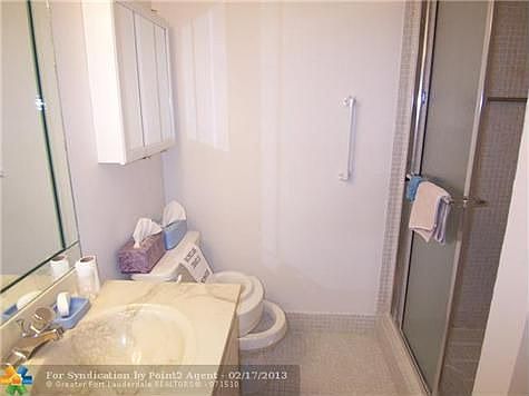 5th image of 329 Grantham Cir #B