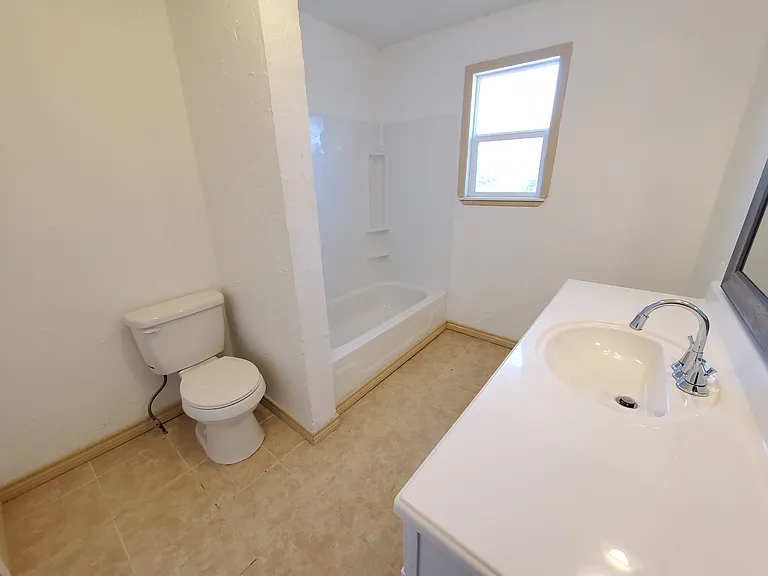 702 S Drexel St #C — Photo 11