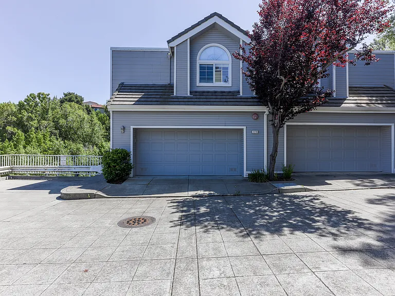 2278 Parnassus Ct — Photo 2