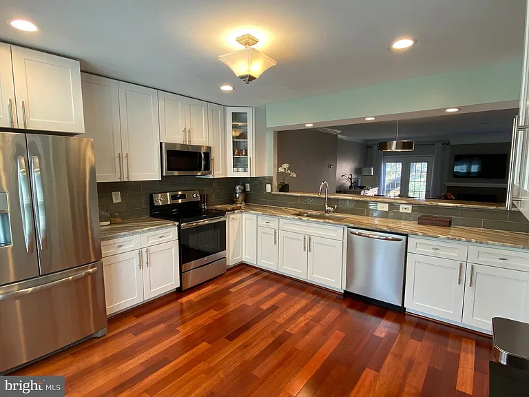 216 Gretna Green Ct — Photo 5