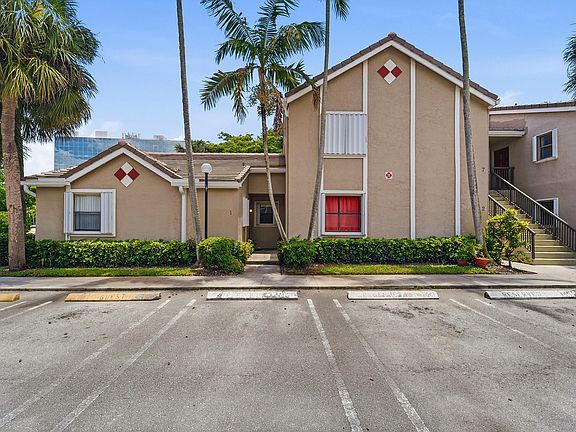 2nd image of 9641 Riverside Drive #1F
