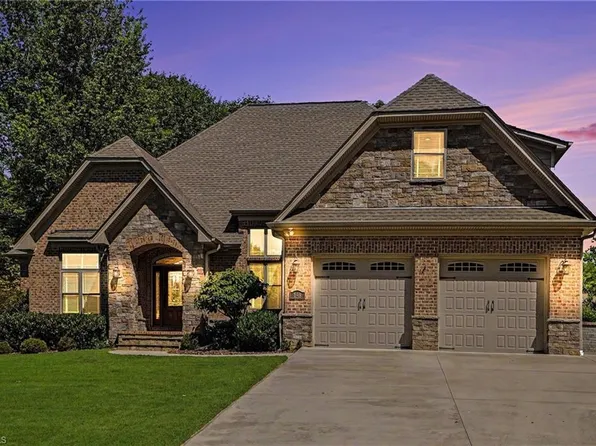 198 Windemere Isle Rd, Statesville, NC 28677