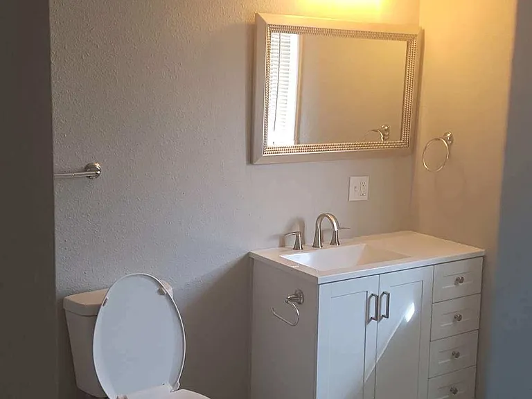 417 W 4th Ave #1-B — Photo 9