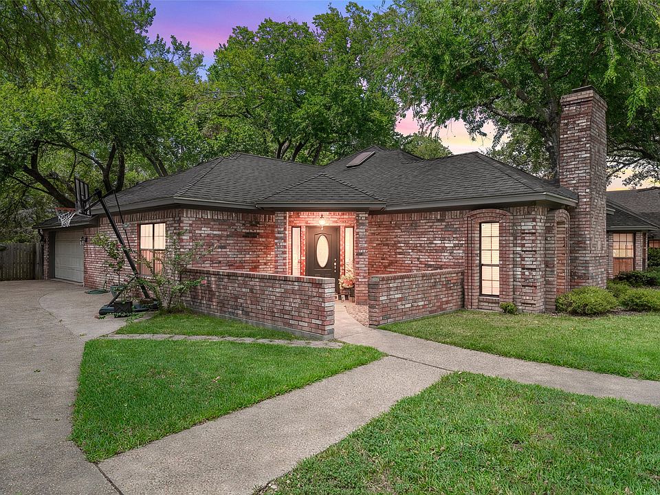 1st image of 9605 Oak Springs Dr