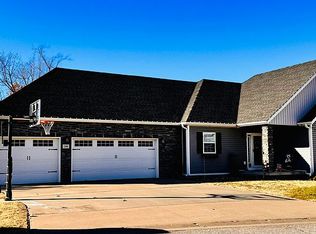 210 Turf Ln, Carl Junction, MO 64834
