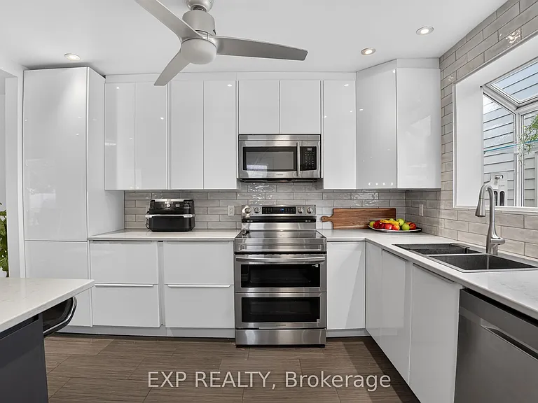 2490 Regina St — Photo 8