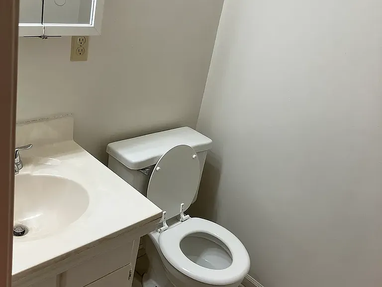 6807 Wildwood Ct — Photo 13