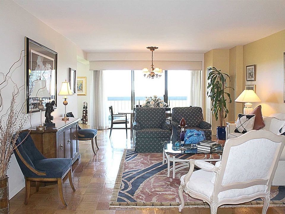 1st image of 26910 Grand Central Pkwy APT 16L