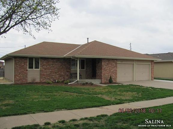 3rd image of 2053 Lewis St