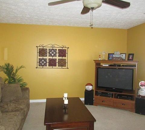 5th image of 318 Turfway Dr