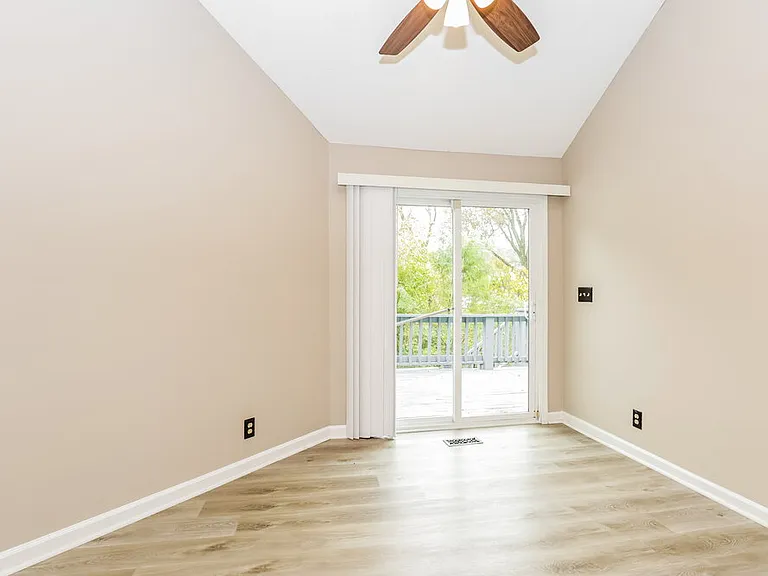 5340 Village Way — Photo 14