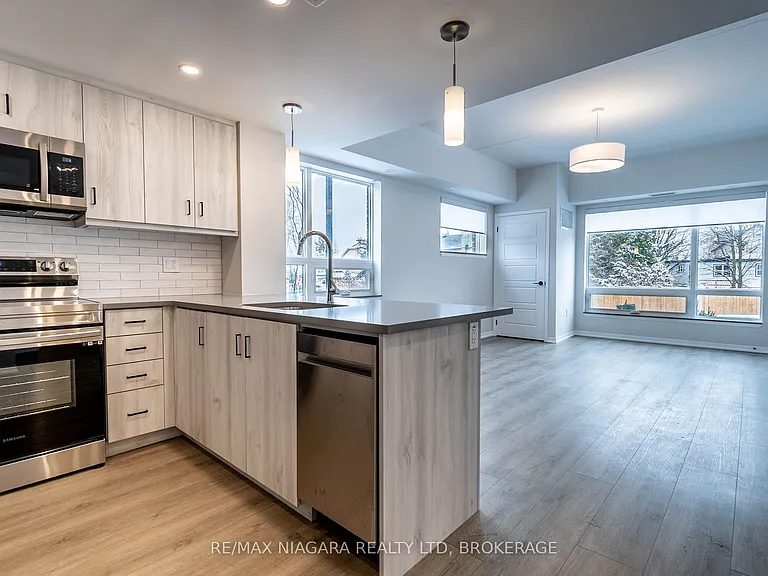3998 Victoria Ave #111 — Photo 9