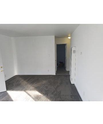 5th image of 408 Green St APT 3