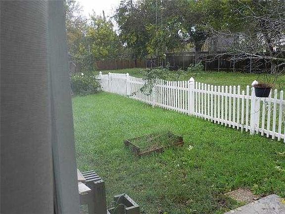 4th image of 2815 Wilcrest Dr