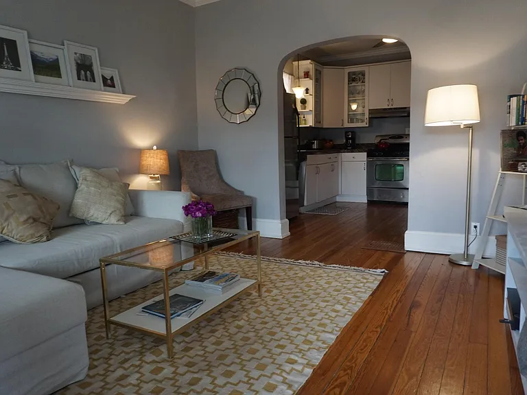 1154 S Clarkson St — Photo 2