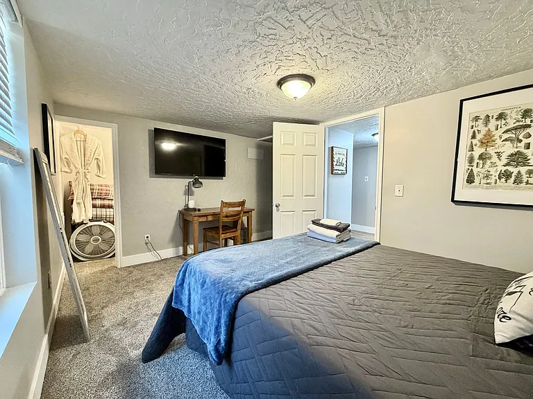 37 W Robert Ave — Photo 13