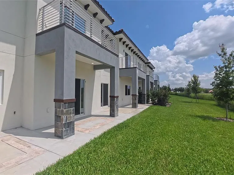 1835 Brentwood Ct — Photo 46