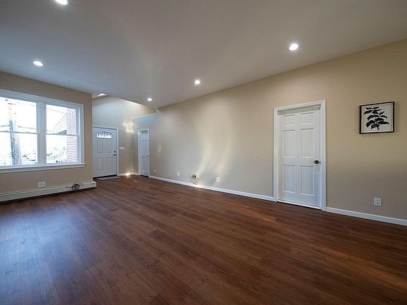 2nd image of 8424 Little Neck Pkwy APT 2
