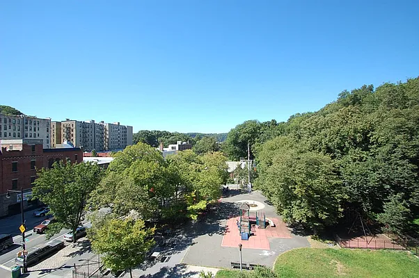 Rented by Bohemia Realty Group | media 6