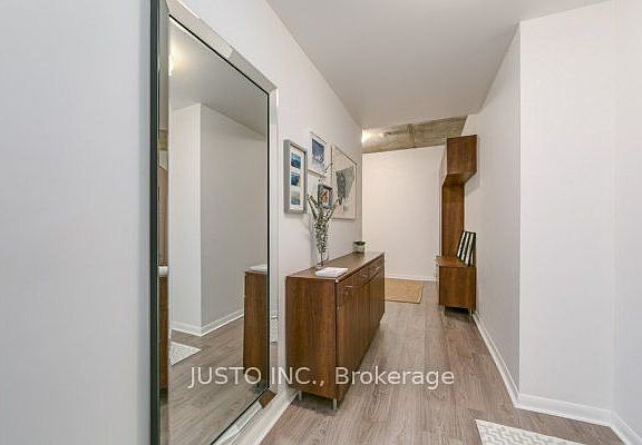 2nd image of 218 King St #323