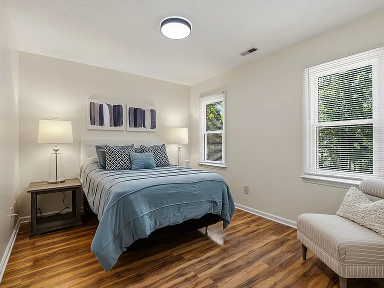 401 Redpath Dr — Photo 31