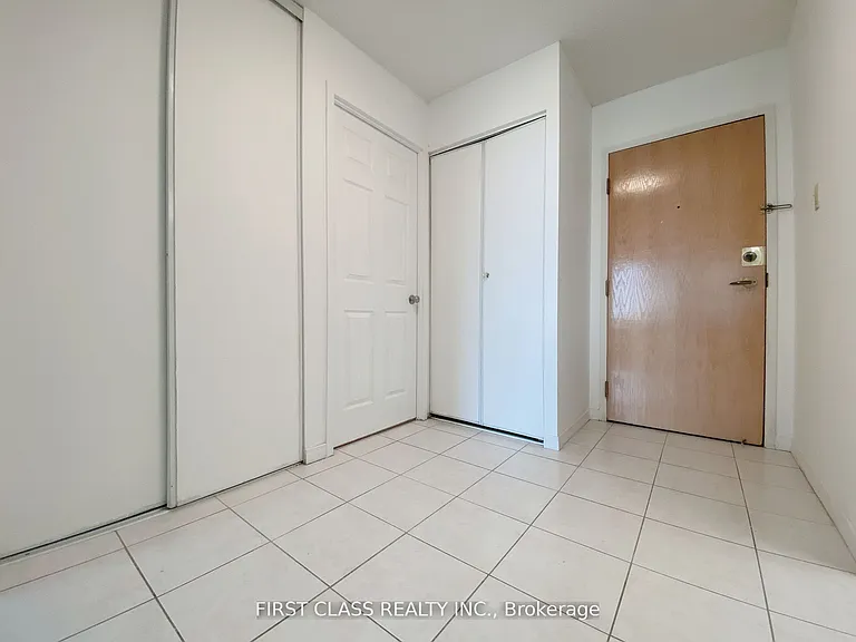 88 Alton Towers Cir #1101 — Photo 4