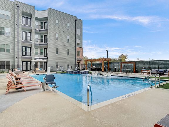 4th image of 535 S Mill St #2302